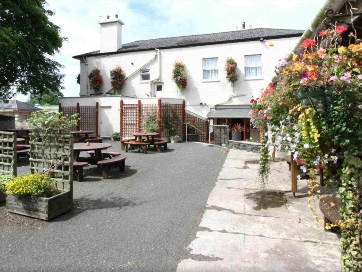 The Railway Inn Galmpton Екстер'єр фото