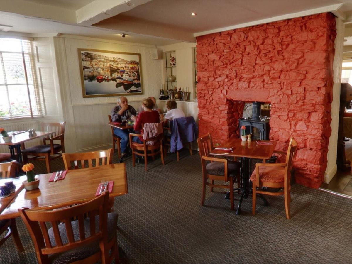 The Railway Inn Galmpton Екстер'єр фото