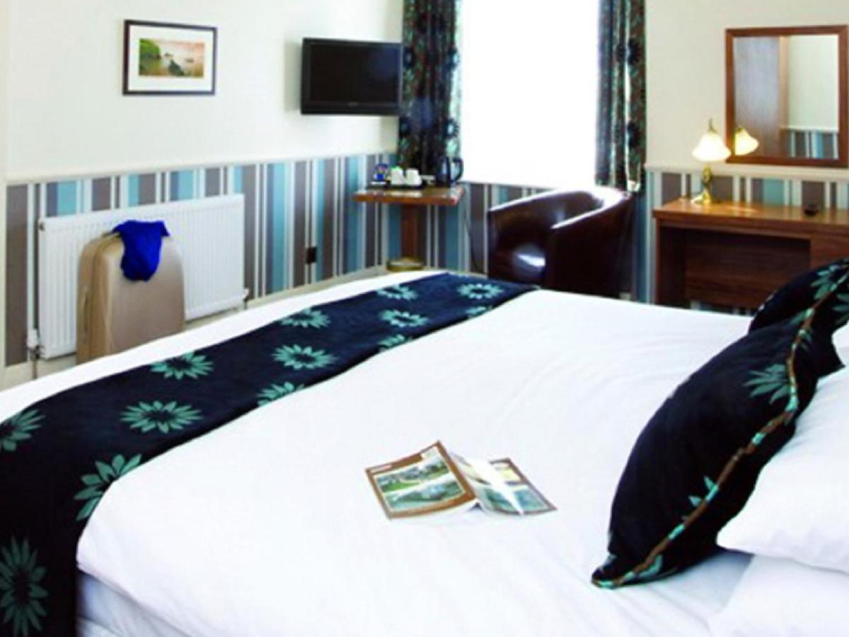 The Railway Inn Galmpton Екстер'єр фото