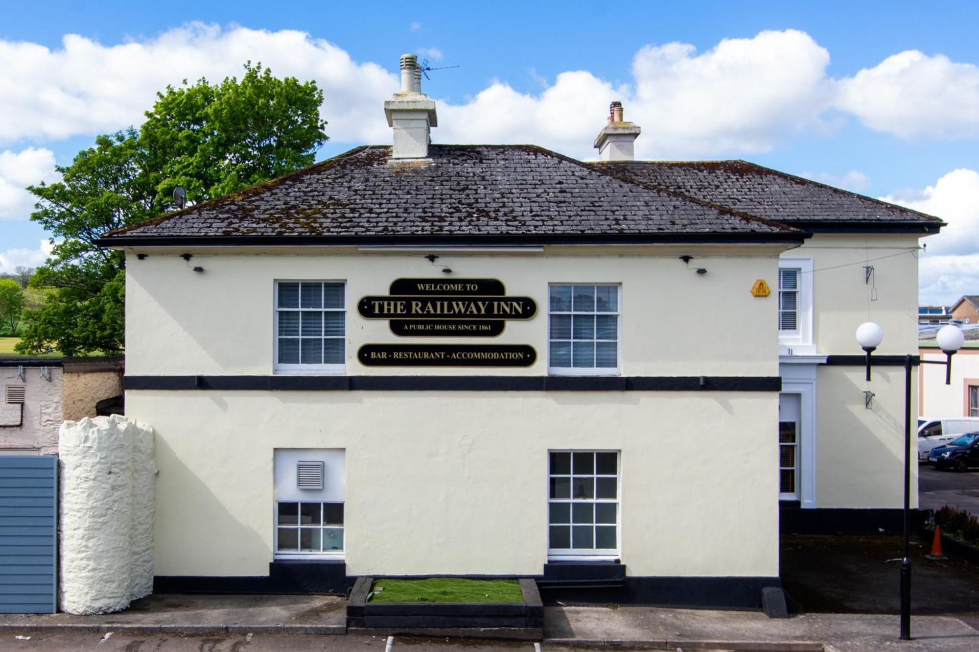 The Railway Inn Galmpton Екстер'єр фото