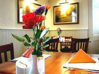 The Railway Inn Galmpton Екстер'єр фото
