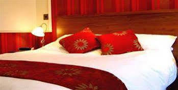 The Railway Inn Galmpton Екстер'єр фото